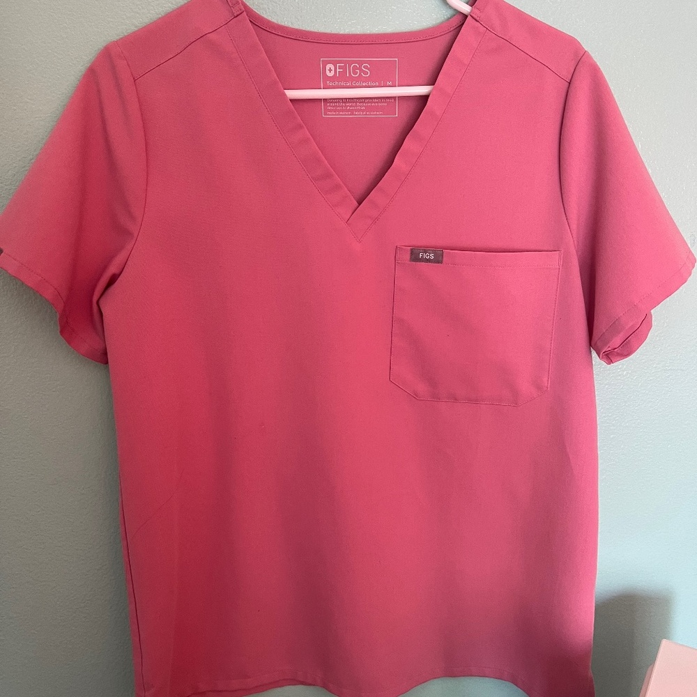 Figs chalk pink top